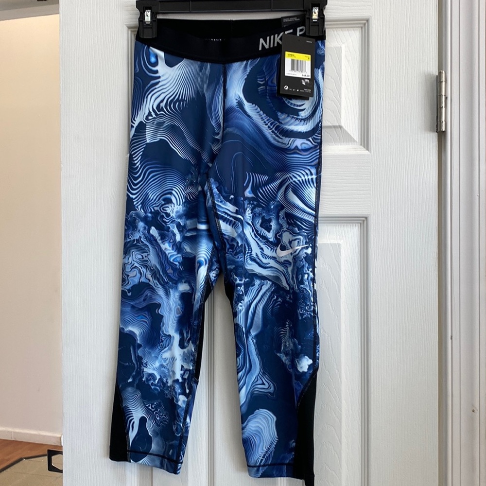 Capri training/ leggings.
